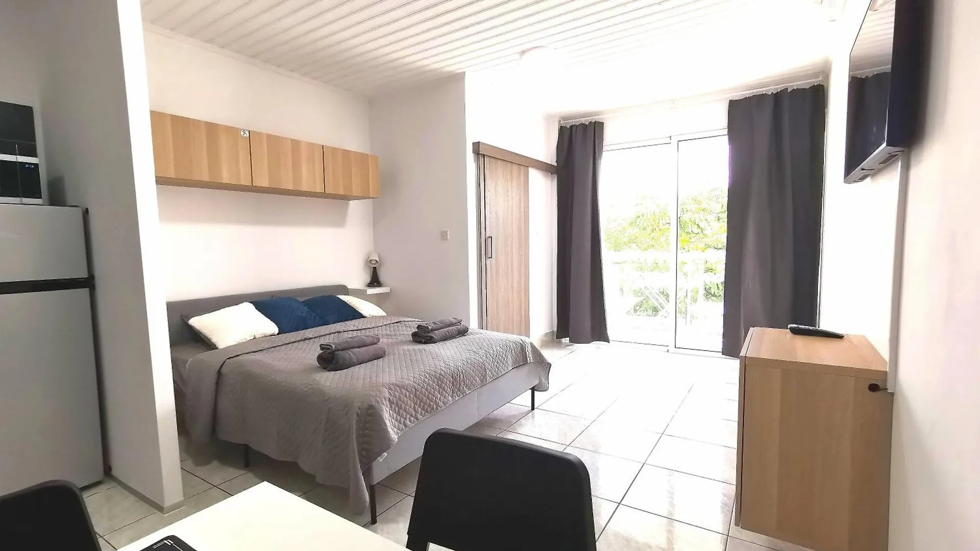Freminore Eden Studio Aya Napa
